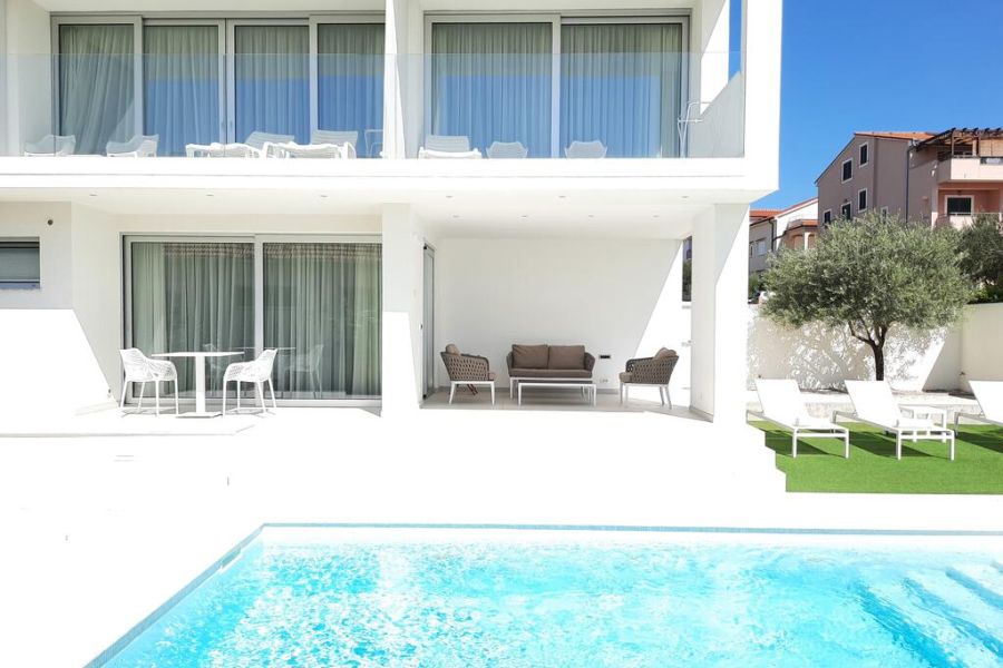 Apartman s privatnim bazenom