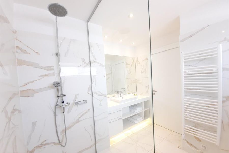 Deluxe dvokrevetna soba